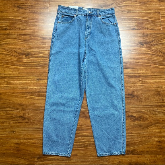 NWT New H&M Light Blue 100% Cotton High Waist Tapered Straight Leg Jeans Size 10 - Picture 2 of 14